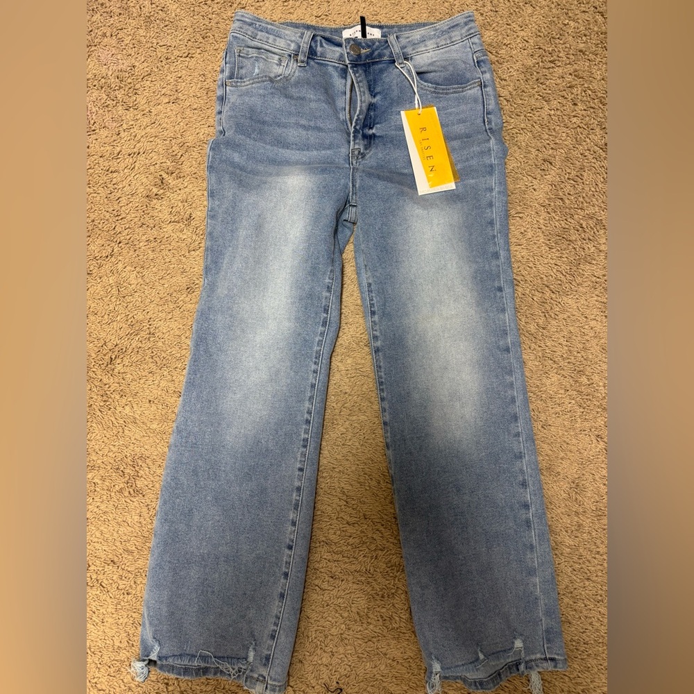 NWT Risen high waisted, light wash, distressed jeans